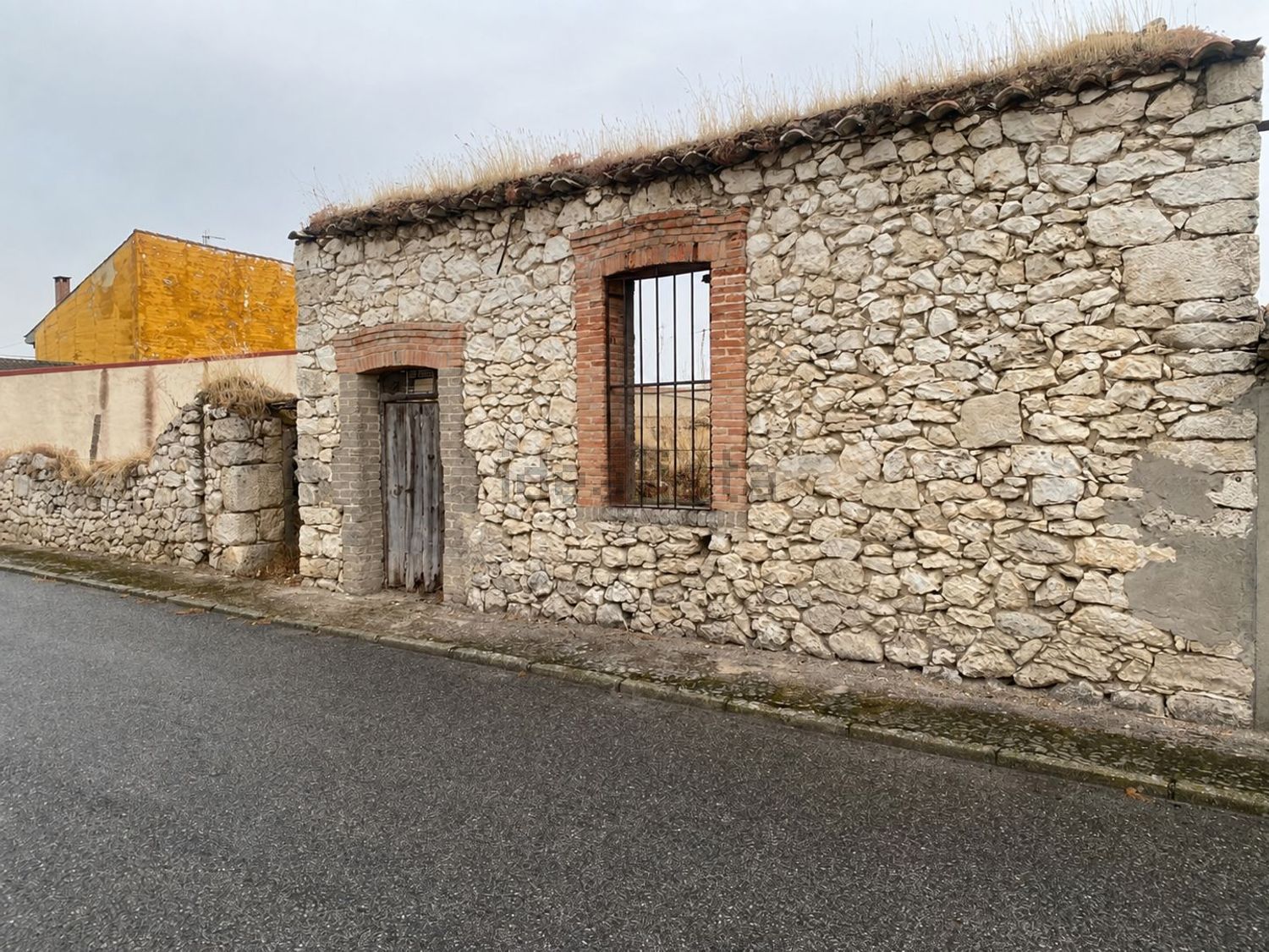 Solar urbano de 120 m² en Olombrada, Segovia