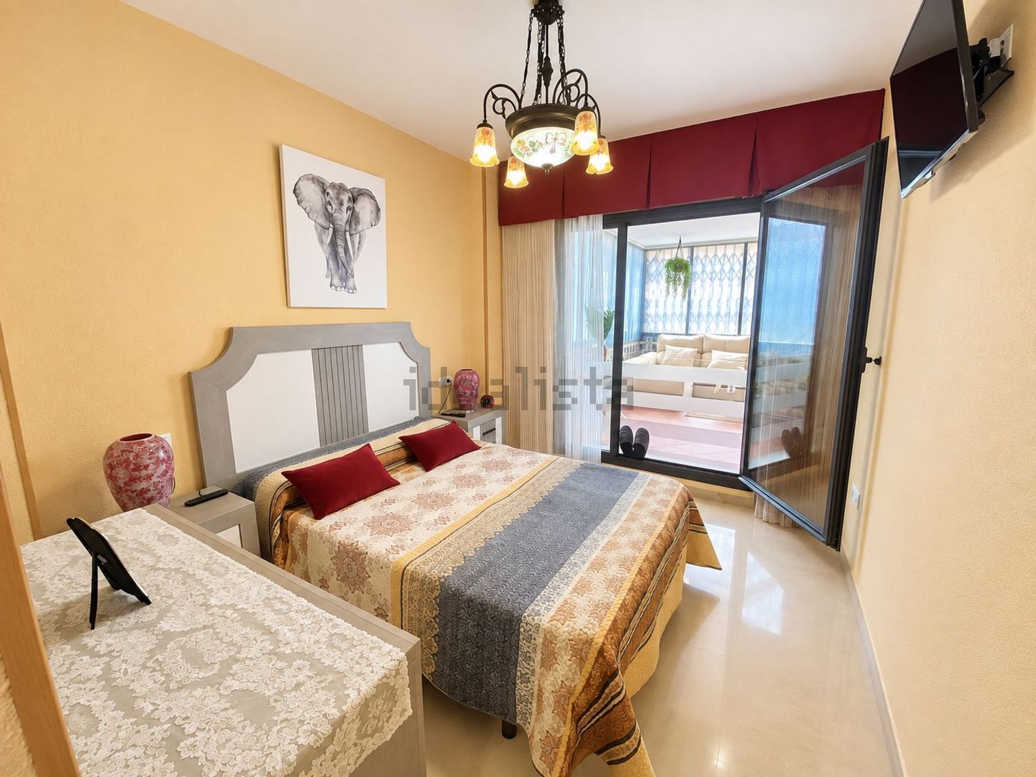 Planta baja de 3 dormitorios con terraza junto a La Cala, Villajoyosa - foto 3