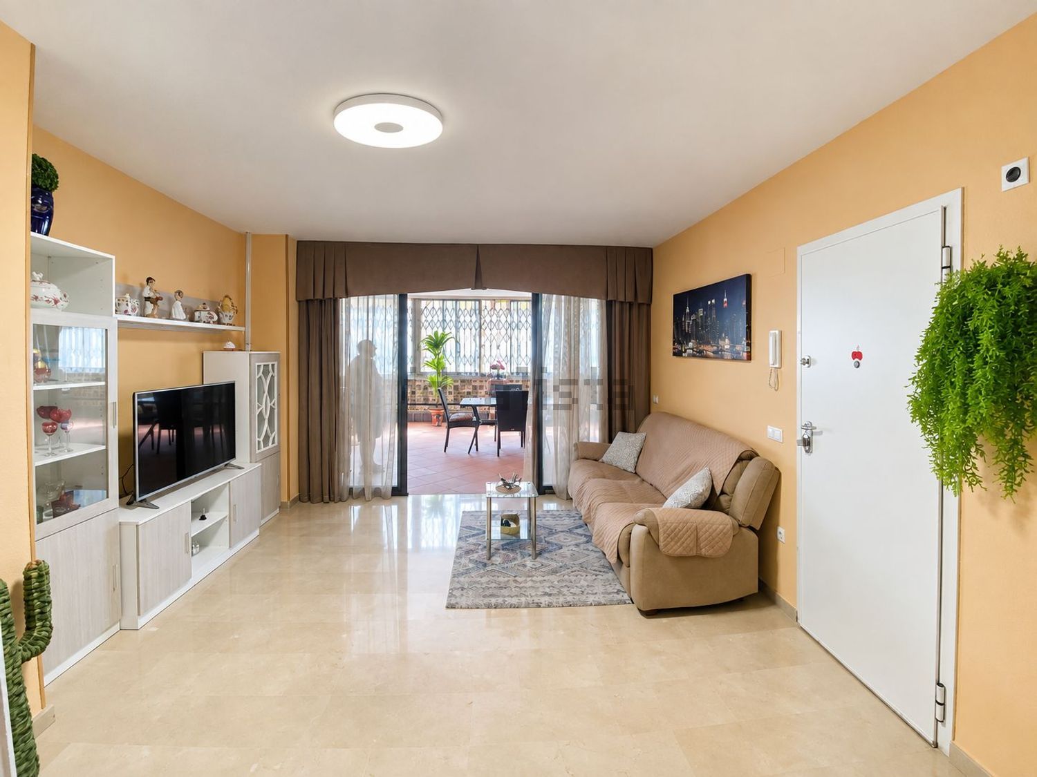 Planta baja de 3 dormitorios con terraza junto a La Cala, Villajoyosa - foto 7