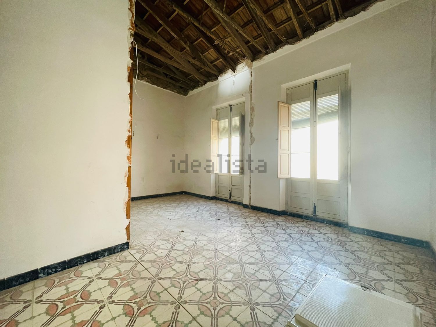 Casa adosada de 4 dormitorios para reformar en Novelda - foto 11
