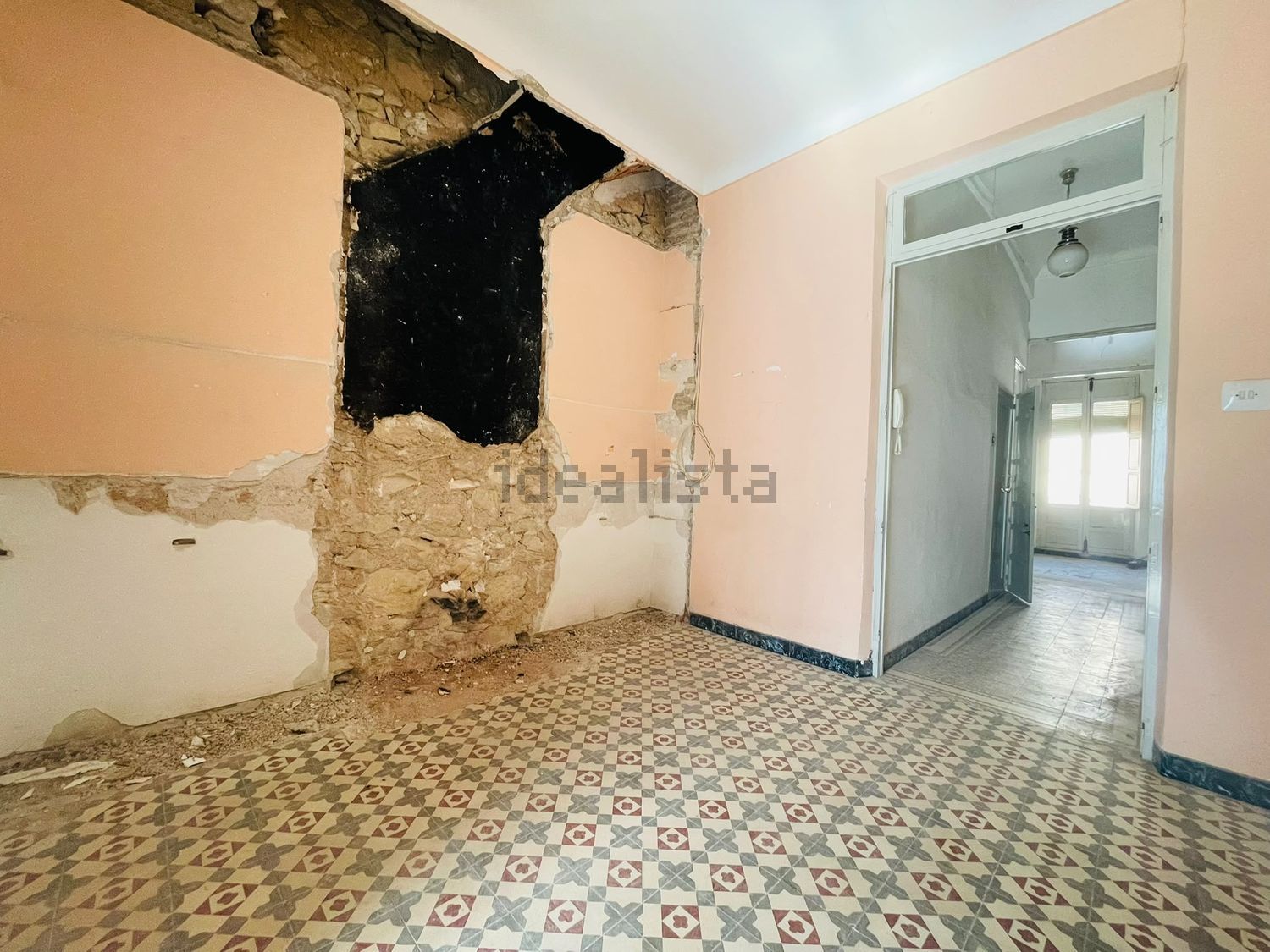 Casa adosada de 4 dormitorios para reformar en Novelda - foto 5