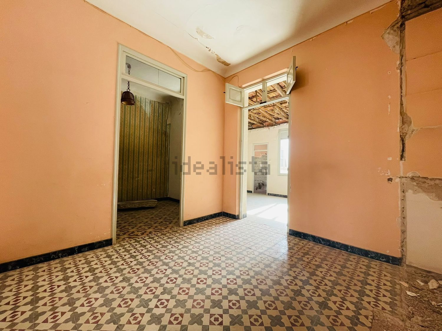 Casa adosada de 4 dormitorios para reformar en Novelda - foto 6