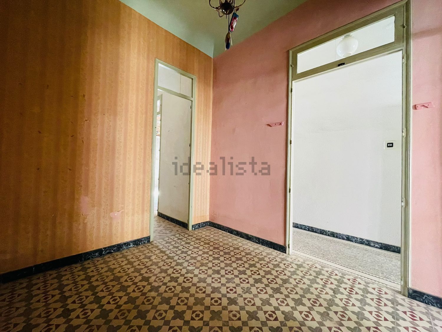 Casa adosada de 4 dormitorios para reformar en Novelda - foto 7