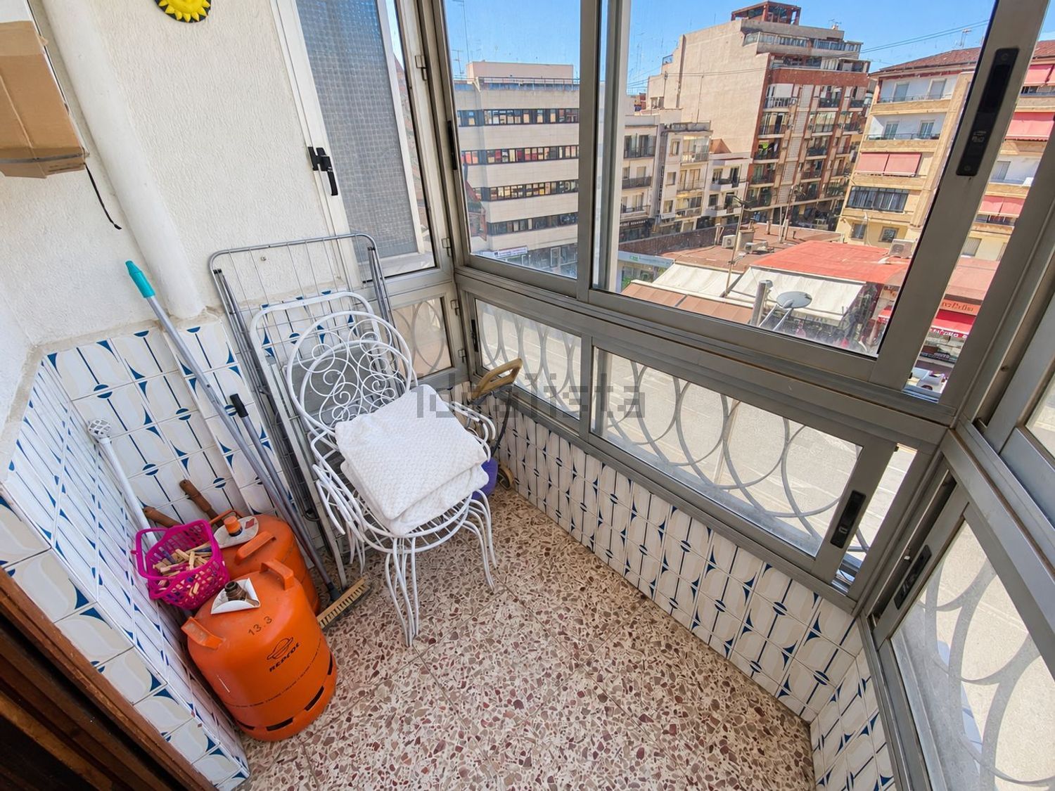 3-bedroom flat with terrace in central Benidorm - photo 6