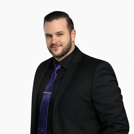 Adrián Clemente, Broker Inmobiliario · Alicante y Benidorm en Vitality Viviendas